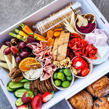 Load image into Gallery viewer, Charcuterie boxes