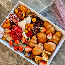 Load image into Gallery viewer, Medium 2in1 box